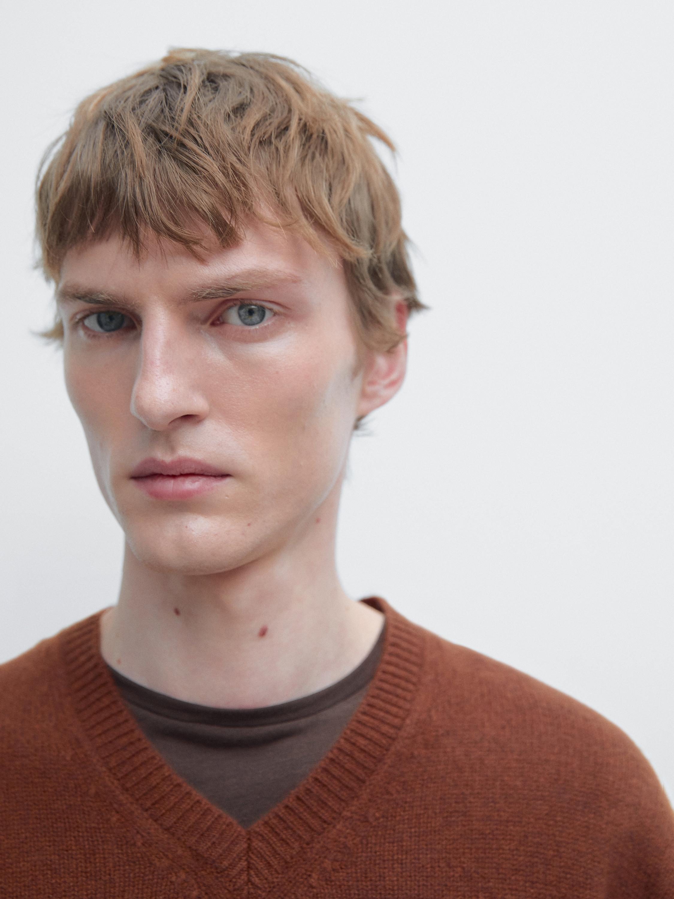 Pull col V en maille de laine